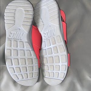 Nike Shoes - Nike Sandals Nike Shoes - Nike Sandals
